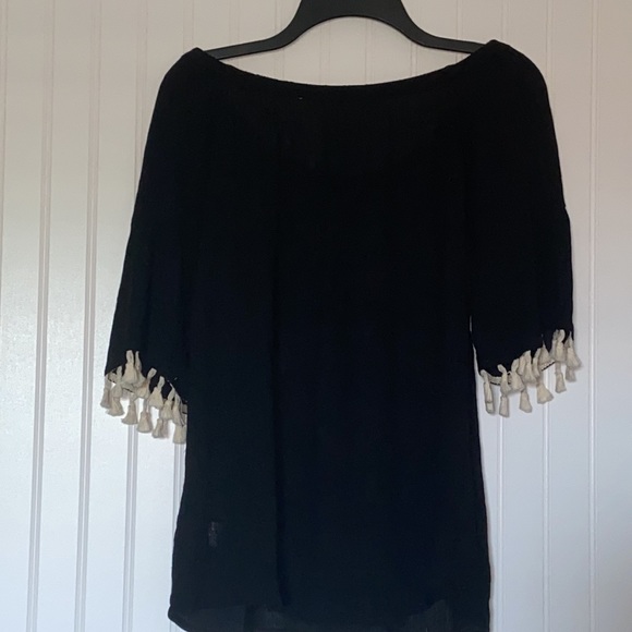 Umgee Black Embroidered Floral Blouse Size M - Picture 4 of 4